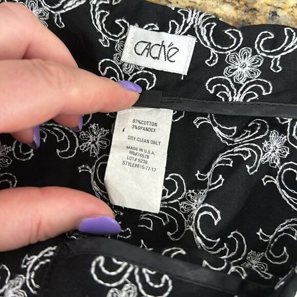 Cache Black Cotton Blend Embroidered Mid Rise Flared Pants Size 12 - Picture 5 of 9